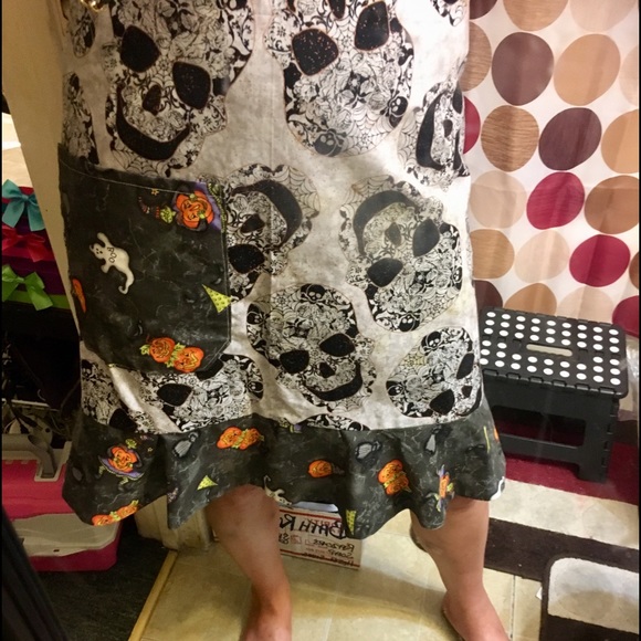 A+ Quality Hand Made Reversible Apron - Picture 3 of 4